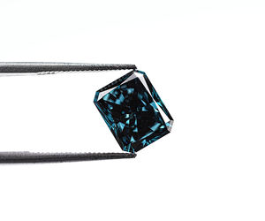 Diamante de Laboratorio CVD Suelto, Corte Radiante, Azul Intenso Fantasía, 1.90 Ct, Claridad VVS-VS, Certificado IGI, OM GEMS - Product Image 3