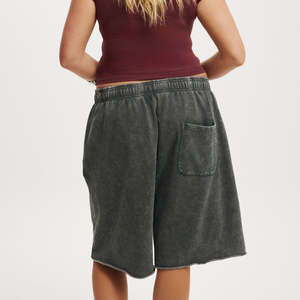 Shorts OEM ODM de color gris sólido con lavado ácido, 100% algodón, totalmente sublimados, impresos, antibacterianos, para unisex. - Product Image 4