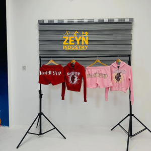 ชุดเซ็ตเสื้อฮู้ดและกางเกงขาสั้น 2 ชิ้นสำหรับผู้หญิงจาก ZEYN INDUSTRY พร้อมกระดุม ลายตัวอักษรพิมพ์บนผ้าตาข่าย ผ้าฝ้าย สีชมพูแดง สไตล์พังก์ สำหรับฤดูร้อน - Product Image 2