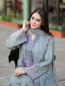 Élégante robe traditionnelle grise brodée pour femme, Salwar Kameez longue, coupe ample en rayonne, décontractée toutes saisons - Product Image 2