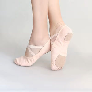 Chaussures de danse et de gymnastique en cuir véritable avec logo personnalisé, semelle intérieure plate pour l'hiver et semelle extérieure légère en caoutchouc. - Product Image 4