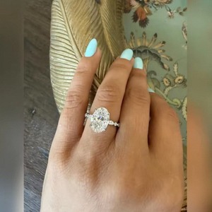Anillo de Diamante Cultivado en Laboratorio de Corte Ovalado de 3 Quilates para Mujer, Joyería de Oro de Lujo para Boda, Compromiso, Aniversario, Regalo en Oro de 9K, 14K, 18K - Product Image 1