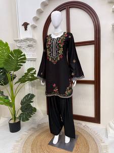 Conjunto de Vestido Indio-Pakistaní Negro Bordado, 100% Algodón, Kurta y Palazzo, Cuello Floral, Corte Holgado, Ropa de Verano - Product Image 6