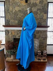 ชุดเดรสคาฟทันผ้าเรยอนย้อมสีฟ้าพาสเทล คอวี ทรงหลวม สวมใส่สบาย เหมาะสำหรับพักผ่อนและใส่ไปเที่ยวรีสอร์ท ไซส์พลัส - Product Image 2