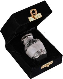 Urne funéraire moderne en métal pour animaux de compagnie, faite à la main, petite, 3 pouces, mini souvenir commémoratif - Product Image 5