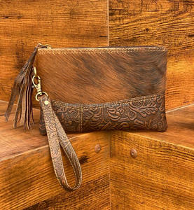 Bolso de mano de cuero tallado, muñequera de cuero de vaca, bolso de mano, cartera, parches occidentales, pelo en piel oculta, bolso de mano de cuero - Product Image 2