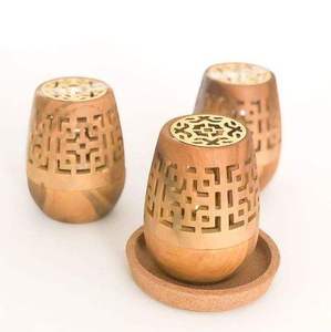 Brûleur d'encens décoratif rustique en bois, sculpté à la main, pour Bakhoor et Oud arabe, support à charbon, idéal pour cadeau de Ramadan et décoration intérieure - Product Image 1