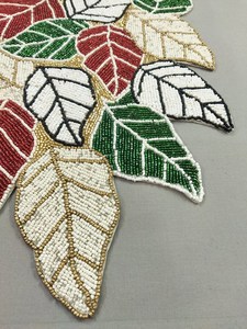 Camino de Mesa y Salvamantel Modernos Hechos a Mano con Cuentas, Diseño Floral Bordado Multicolor, Directo de Fábrica - Product Image 3