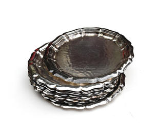 Ensemble de 4 sous-verres à thé ronds en métal au design de luxe avec bordure en relief, taille personnalisée, parfaits pour une utilisation élégante dans la cuisine indienne - Product Image 5