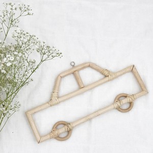 Decoración de pared con forma de coche para habitación de bebé niño, artículo popular, pieza colgante de pared para niños de ratán sostenible. - Product Image 3