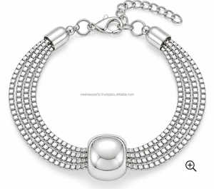 สร้อยคอทองเหลืองแบบขายส่ง สไตล์ฮิปฮอป ชุบทอง 18k สร้อยข้อมือแบบ Cuban Link สำหรับผู้ชายและผู้หญิง ทันสมัยและสามารถปรับแต่งได้ - Product Image 6