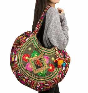 Bolso de Mano Tipo Clutch de Resina para Mujer, Diseño Moderno, Impermeable, con Diamantes y Forro de Seda, Ideal para Fiestas y Bodas, Gran Venta - Product Image 5