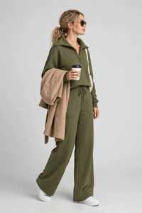 Conjunto Deportivo de 2 Piezas para Mujer, Color Verde Oliva, Sudadera con Media Cremallera y Pantalones Anchos, Estilo Casual y Holgado - Product Image 6