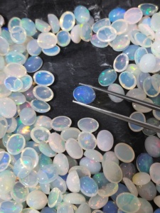 Natural Ethopian Opal 9x7MM Oval Cut Best Quality Natural Gemstone for Jewelry Making - Product Image 1
