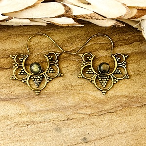 Pendientes de Aro Étnicos con Diseño Floral Tribal, Labradorita, Latón, Acabado en Latón Antiguo, Joyería Boho para Mujer, Venta al Por Mayor/OEM - Product Image 1