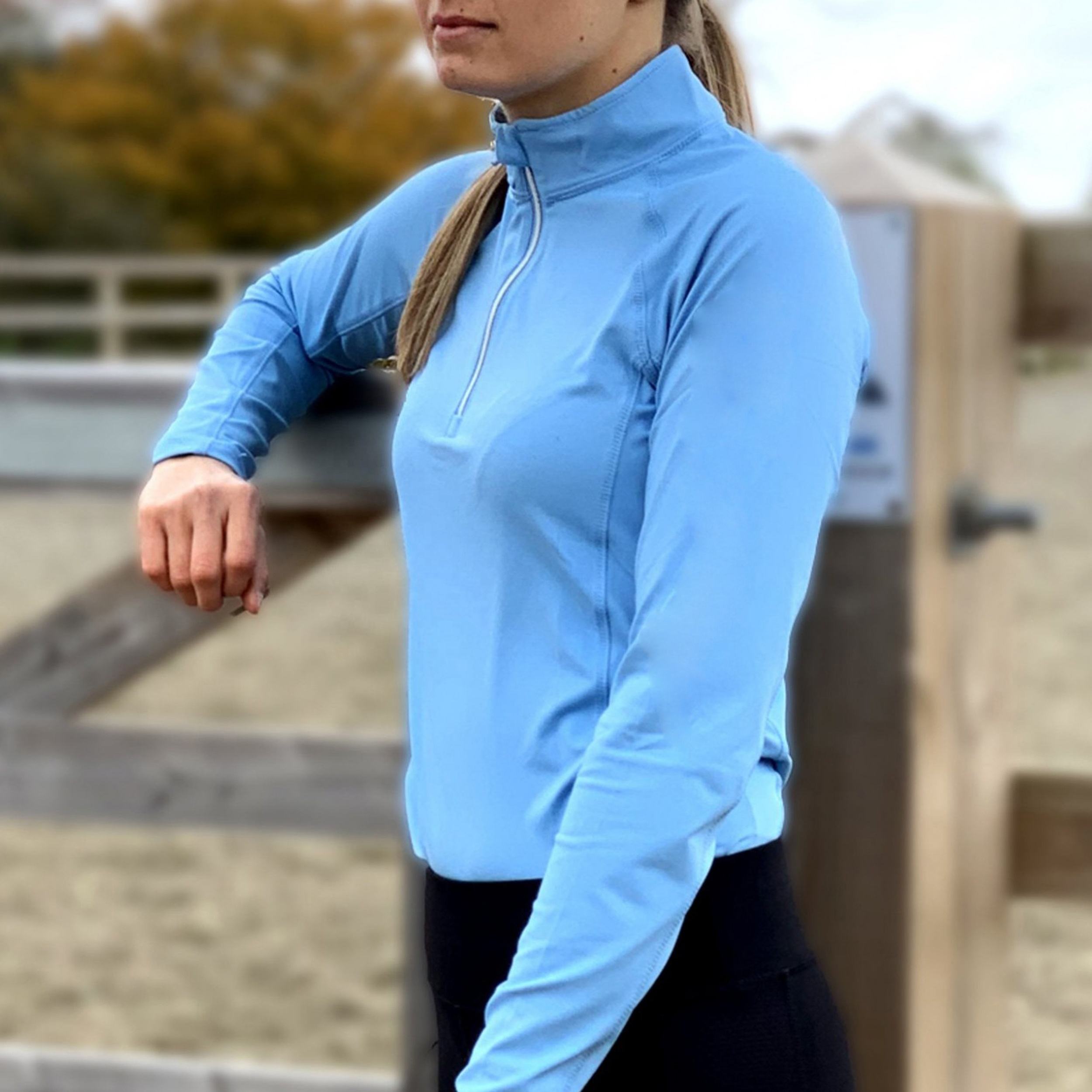 สีฟ้าอ่อน