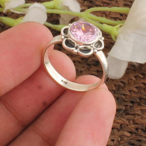 แหวนเงินแท้ประดับพลอยเทอร์ควอยซ์สีชมพูธรรมชาติ ดีไซน์คลาสสิกสำหรับผู้หญิง เหมาะสำหรับงานแต่งงาน งานหมั้น ของขวัญวันครบรอบ รับรองคุณภาพ ขายส่ง - Product Image 2