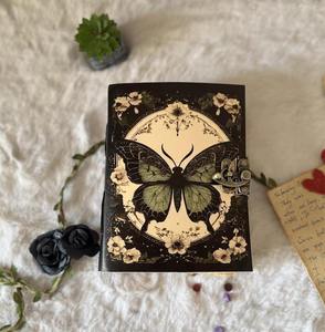 Elegante Mini Diario de Cuero Hecho a Mano con Diseño de Mariposa Vintage, Papel Ecológico - Regalo Perfecto - Product Image 3