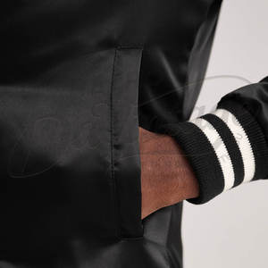 Blouson Bomber Varsity en Satin Noir pour Homme avec Poignets Côtelés Rayés et Fermeture à Boutons Pression – Vêtement d'extérieur Léger et de Qualité Supérieure - Product Image 1