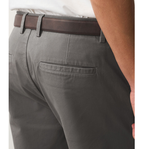 กางเกงชิโน่ผู้ชายสีเทาอ่อน ผ้าคอตตอนสัมผัสนุ่ม ทรงตรง พรีเมียมทวิล ระบายอากาศได้ดี น้ำหนักเบา เหมาะสำหรับธุรกิจ เป็นมิตรกับสิ่งแวดล้อม - Product Image 2