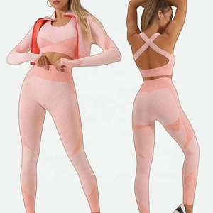 Ensemble de vêtements de yoga sans couture pour femmes de haute qualité, composé d'un soutien-gorge de sport, d'un legging taille haute et d'une veste, avec étiquette privée OEM ODM. - Product Image 3