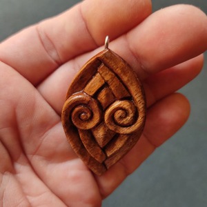 Collier en bois édition limitée, design spécial, couleur unie, fabrication sur mesure, vente en gros pour usines - Product Image 6