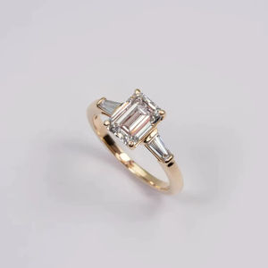 แหวนฮิปฮอปผู้หญิงชุบแพลตตินั่มแบบปรับแต่งได้ เงินแท้ 925 ประดับเพชรโมอิสซาไนต์ทรงบาแกตต์ VVS1 สำหรับงานแต่งงาน - Product Image 1