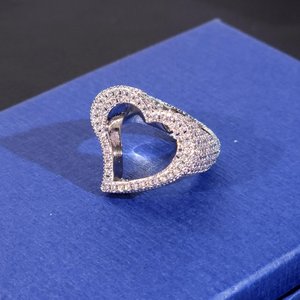 Anillo de Diamantes Moissanite VVS en Plata de Ley 925 con Baño de Rodio en Forma de Corazón Personalizado, para Uso Unisex - Product Image 2