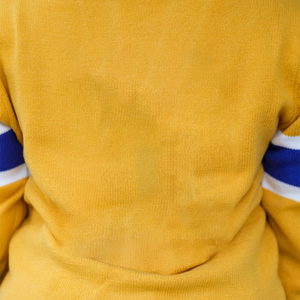 Cardigan en tricot brodé pour femme SGRho – Pull universitaire grec personnalisé OEM, col en V, mélange de coton, style universitaire, tricot d'hiver - Product Image 2