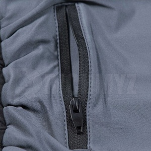 กางเกงขาสั้นออกกำลังกายผู้ชายแบบขายส่ง น้ำหนักเบา ยืดหยุ่นปานกลาง ลายเรียบ แห้งเร็ว ระบายอากาศได้ดี ผลิตจากผ้าสแปนเด็กซ์/โพลีเอสเตอร์ - Product Image 5