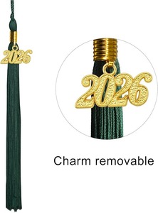 Conjunto de toga, birrete y borla mate de graduación 2026 para secundaria y licenciatura: 1 toga + 1 birrete + 1 borla con dijes removibles del año 2026 - Product Image 6