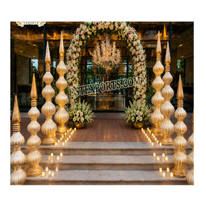 Decoración para Bodas del Sur de la India, Pilares Kalash, Pilares Dorados Gumbad para Entrada de Boda en Sri Lanka, Pilares Matka para Decoración de la Ceremonia Haldi - Product Image 1