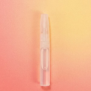 กาวติดเล็บปลอมชนิดน้ำ [K-ESSENTIALS] ขนาด 2 กรัม สูตร UV รับผลิตแบรนด์ส่วนตัว สูตรเฉพาะสำหรับติดเล็บปลอม - Product Image 3