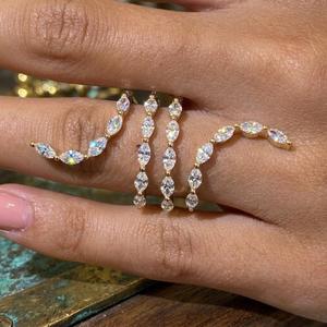 Anillo Abierto con Diamantes Marquise en Oro Amarillo de 14K, Anillo Minimalista Apilable, Regalo de Boda o Aniversario para Mujer - Product Image 1