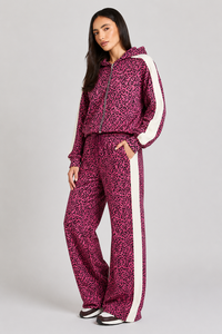 Ensemble de survêtement premium 2 pièces pour femme, imprimé léopard rose, avec sweat à capuche oversize et pantalon de jogging contrastant, style streetwear décontracté - Product Image 6
