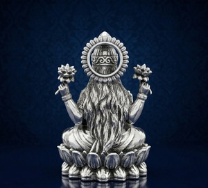 Idole Laxmi Ji en laiton plaqué argent oxydé 999, 4,5 x 4 x 7 cm, 85g, faite à la main, pour la décoration de la maison moderne, Diwali, Puja Murti, Jaipur Metals - Product Image 5