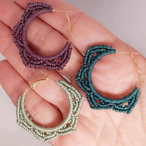 Boucles d'oreilles en macramé faites à la main multicolores pour la fabrication de bijoux en gros - Product Image 1