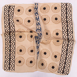 ผ้าพันคอทรงสี่เหลี่ยมพิมพ์ลายบล็อกทำมือระดับพรีเมียม สำหรับทุกเพศ ระบายอากาศได้ดี เป็นมิตรกับสิ่งแวดล้อม เนื้อผ้านุ่ม ยืดหยุ่นได้ ใช้ได้ทุกฤดู สำหรับพันคอ พันศีรษะ หรือพันหลัง - Product Image 4