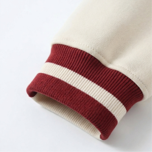 Nouveau style – Sweat à capuche grec de sororité blanc et bordeaux personnalisé avec logo brodé – Coton de haute qualité – Coupe oversize - Product Image 6