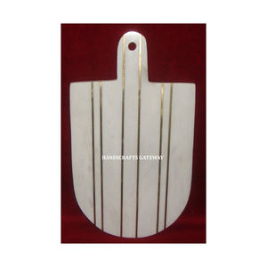 La tabla de cortar de mármol blanco de forma personalizada más hermosa y única, usada para cortar verduras en el hogar y en hoteles. - Product Image 3