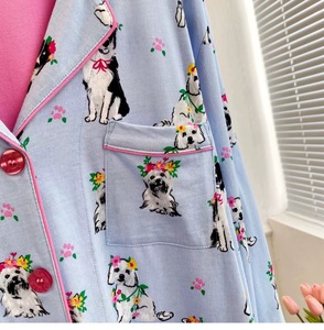 Set <span class=keywords><strong>Pigiama</strong></span> Casual da <span class=keywords><strong>Donna</strong></span> <span class=keywords><strong>con</strong></span> Maniche Lunghe, <span class=keywords><strong>Bottoni</strong></span> Frontali e Pantaloni Lunghi <span class=keywords><strong>con</strong></span> Stampa Cartoon - Product Image 4