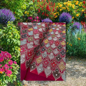 ผ้าเฟนดี้พรีเมียม ผ้าไม่ทอ จอร์เจตต์ ประดับลูกปัด ลายดอกไม้ สำหรับเด็กชายและเด็กหญิง น้ำหนักปานกลาง ปักลาย พิมพ์ลาย อุปกรณ์ตกแต่งงานแต่งงาน - Product Image 1