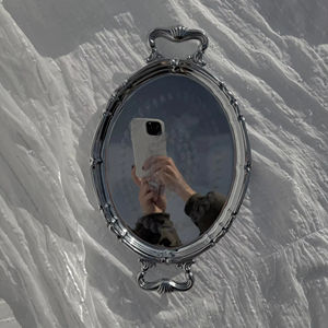 Bandeja de Servir Ovalada de Metal Estilo Vintage con Asa de Diseño, Ideal para Catering, Fiestas, Exhibición Elegante y Uso Diario en el Hogar - Product Image 1