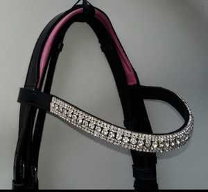 Brida de cuero negro Annabelle Equestrian con acolchado suave rosa y diadema de diamantes de imitación para drenaje, el mejor precio al por mayor - Product Image 2
