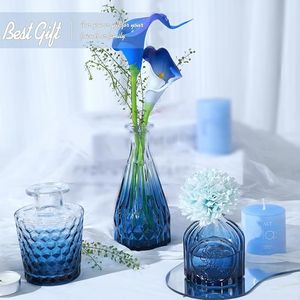 Set di 5 Piccoli Vasi in Vetro Blu per Fiori Singoli, Mini Centrotavola Vintage e Decorazioni per Tavoli da Matrimonio - Product Image 2