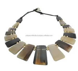 Collier géométrique artisanal en corne véritable, audacieux et élégant, bijou tendance pour mariages et cadeaux, dernière nouveauté mode - Product Image 4