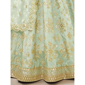 Deslumbrante Lehenga Choli de Seda Bordada en Verde para Bodas, Talla Grande - Product Image 1