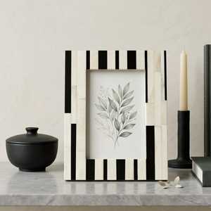 Elegante Marco de Fotos de Resina con Incrustaciones de Hueso, Portafotos de Mosaico Hecho a Mano de Lujo para Recuerdos Familiares, Bodas y Regalos - Product Image 1