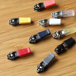 ซิปดึงแบบสปริงล็อคพลาสติกสีสันสดใส ออกแบบโลโก้ได้รวดเร็ว ผลิตโดย Chenqi Wholesale ปลอดนิกเกิล สำหรับ - Product Image 6