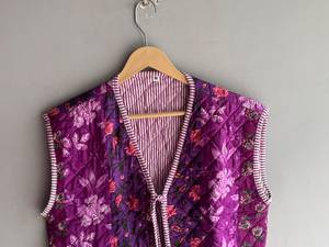 Floral <b>Quilted</b> Sleeveless Vest V-Neck Women's <b>Jacket</b> With Pockets Regular Length Autumn Wear Printed <b>Pattern</b> Purple GIFT FOR HER - Product Image 4